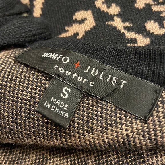 Romeo + Juliet Couture Damask Intarsia Knit Short Sleeves Zip Size Small Dress. - Picture 4 of 7